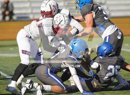 Thumbnail 2 in Rich vs. Altamont (UHSAA 8 Man Semifinal) photogallery.