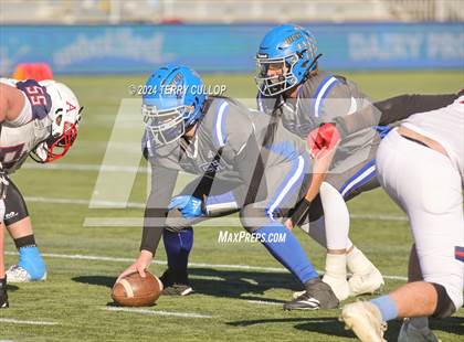 Thumbnail 3 in Rich vs. Altamont (UHSAA 8 Man Semifinal) photogallery.