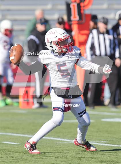 Thumbnail 2 in Rich vs. Altamont (UHSAA 8 Man Semifinal) photogallery.
