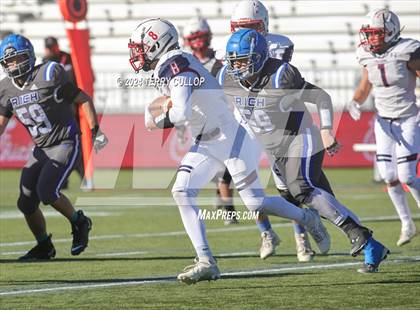 Thumbnail 2 in Rich vs. Altamont (UHSAA 8 Man Semifinal) photogallery.