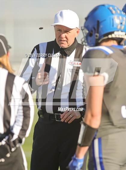 Thumbnail 2 in Rich vs. Altamont (UHSAA 8 Man Semifinal) photogallery.