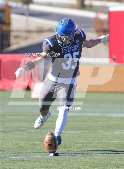 Thumbnail 2 in Rich vs. Altamont (UHSAA 8 Man Semifinal) photogallery.