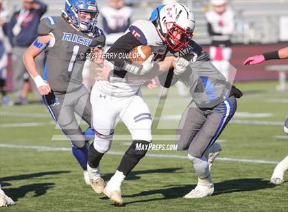 Thumbnail 3 in Rich vs. Altamont (UHSAA 8 Man Semifinal) photogallery.