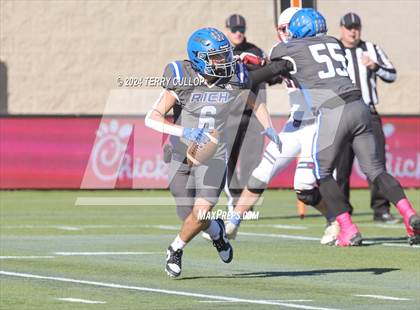 Thumbnail 2 in Rich vs. Altamont (UHSAA 8 Man Semifinal) photogallery.