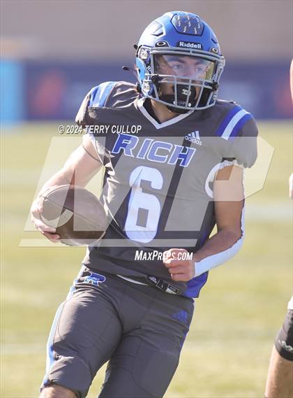 Thumbnail 3 in Rich vs. Altamont (UHSAA 8 Man Semifinal) photogallery.