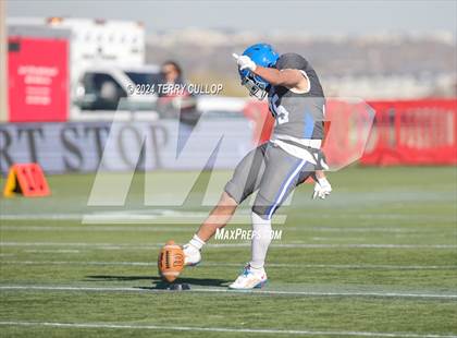 Thumbnail 3 in Rich vs. Altamont (UHSAA 8 Man Semifinal) photogallery.