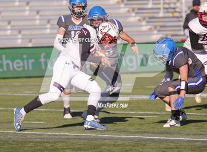 Thumbnail 3 in Rich vs. Altamont (UHSAA 8 Man Semifinal) photogallery.