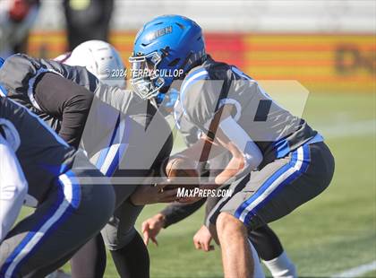 Thumbnail 1 in Rich vs. Altamont (UHSAA 8 Man Semifinal) photogallery.