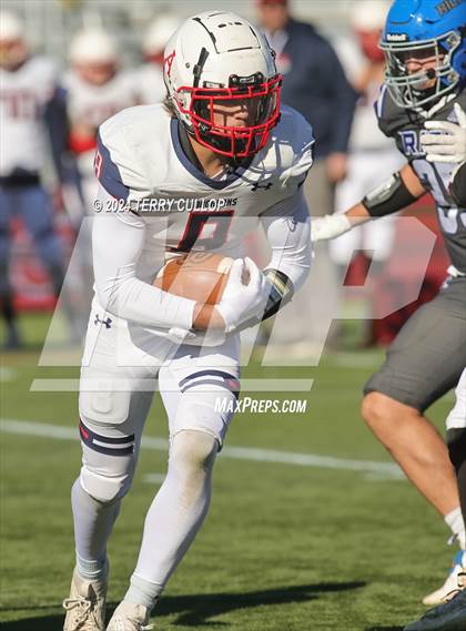 Thumbnail 3 in Rich vs. Altamont (UHSAA 8 Man Semifinal) photogallery.