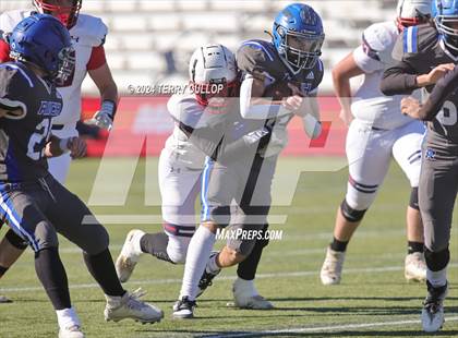 Thumbnail 3 in Rich vs. Altamont (UHSAA 8 Man Semifinal) photogallery.