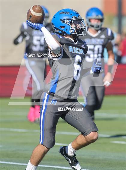 Thumbnail 1 in Rich vs. Altamont (UHSAA 8 Man Semifinal) photogallery.