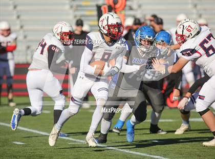 Thumbnail 2 in Rich vs. Altamont (UHSAA 8 Man Semifinal) photogallery.