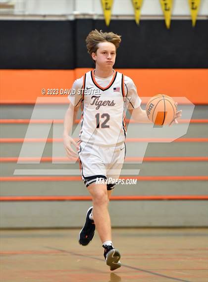 Thumbnail 1 in Gunderson vs. Roseville (Tiger Classic) photogallery.