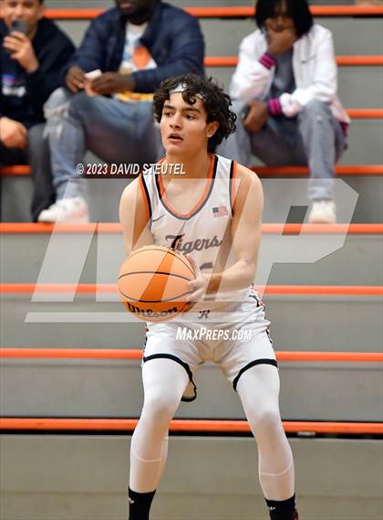 Thumbnail 3 in Gunderson vs. Roseville (Tiger Classic) photogallery.