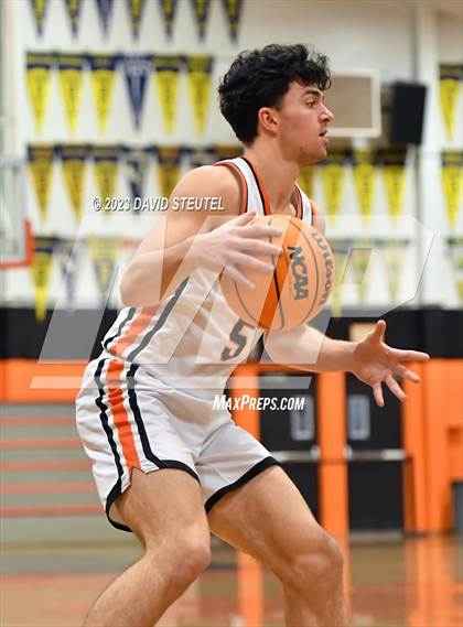 Thumbnail 1 in Gunderson vs. Roseville (Tiger Classic) photogallery.