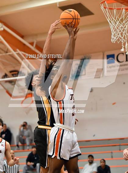 Thumbnail 2 in Gunderson vs. Roseville (Tiger Classic) photogallery.
