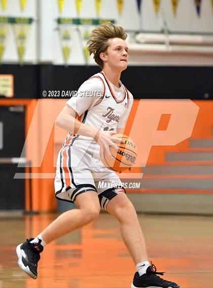 Thumbnail 2 in Gunderson vs. Roseville (Tiger Classic) photogallery.