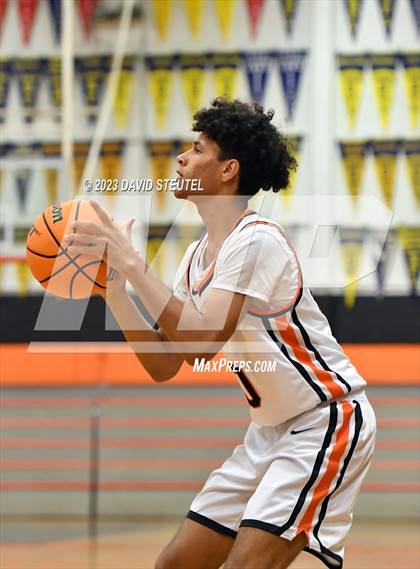 Thumbnail 1 in Gunderson vs. Roseville (Tiger Classic) photogallery.
