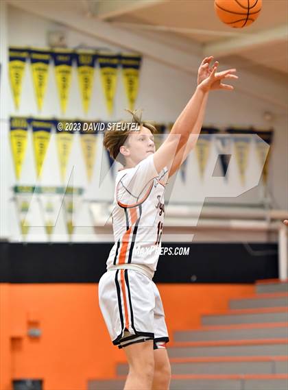 Thumbnail 1 in Gunderson vs. Roseville (Tiger Classic) photogallery.