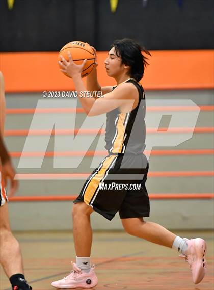 Thumbnail 1 in Gunderson vs. Roseville (Tiger Classic) photogallery.