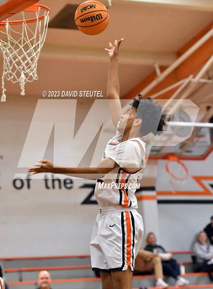 Thumbnail 1 in Gunderson vs. Roseville (Tiger Classic) photogallery.