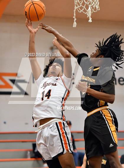 Thumbnail 2 in Gunderson vs. Roseville (Tiger Classic) photogallery.