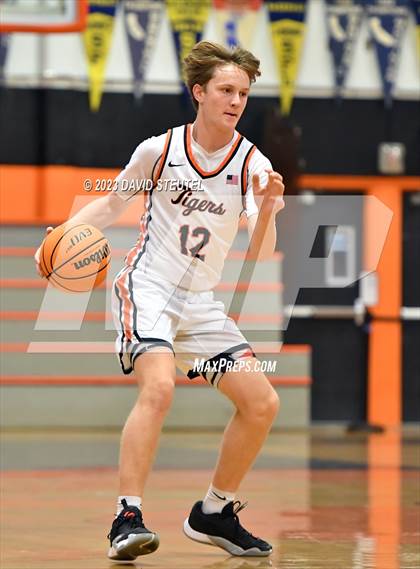 Thumbnail 2 in Gunderson vs. Roseville (Tiger Classic) photogallery.