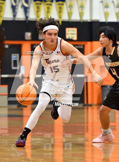 Thumbnail 2 in Gunderson vs. Roseville (Tiger Classic) photogallery.