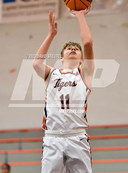 Thumbnail 3 in Gunderson vs. Roseville (Tiger Classic) photogallery.