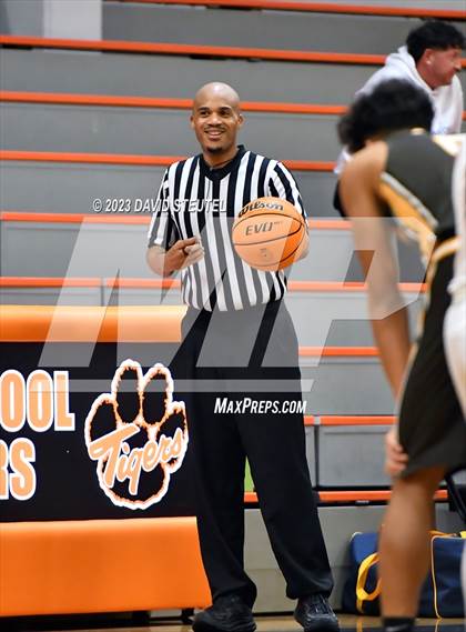 Thumbnail 2 in Gunderson vs. Roseville (Tiger Classic) photogallery.