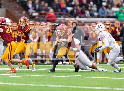 Thumbnail 2 in Eastside Catholic vs. O'Dea (WIAA 3A Final) photogallery.