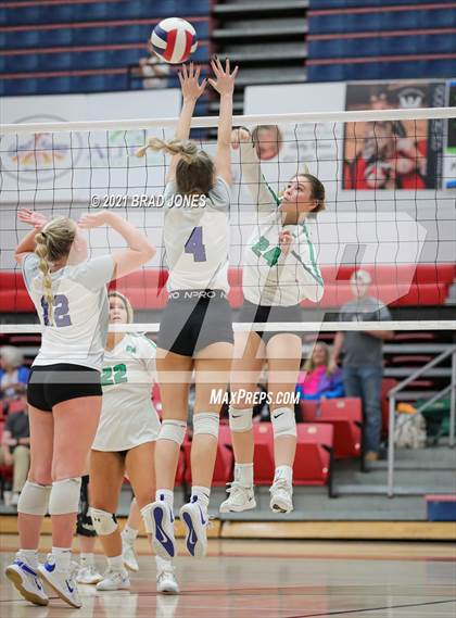 Thumbnail 3 in Green Hill vs Lebanon (TSSAA Division I-AAA District Playoff) photogallery.