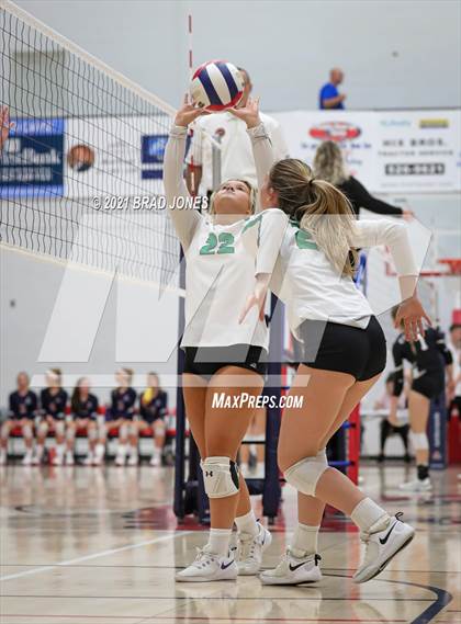 Thumbnail 3 in Green Hill vs Lebanon (TSSAA Division I-AAA District Playoff) photogallery.