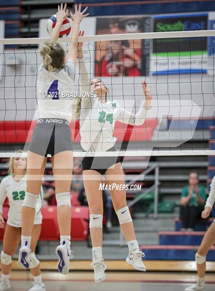 Thumbnail 2 in Green Hill vs Lebanon (TSSAA Division I-AAA District Playoff) photogallery.