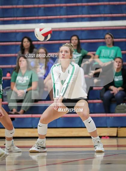Thumbnail 3 in Green Hill vs Lebanon (TSSAA Division I-AAA District Playoff) photogallery.