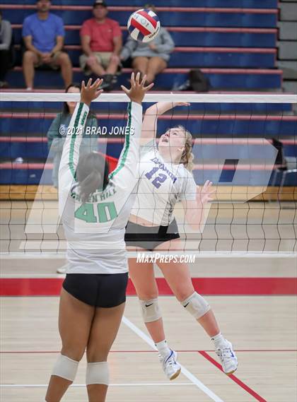 Thumbnail 1 in Green Hill vs Lebanon (TSSAA Division I-AAA District Playoff) photogallery.
