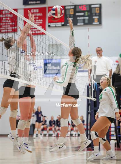 Thumbnail 2 in Green Hill vs Lebanon (TSSAA Division I-AAA District Playoff) photogallery.