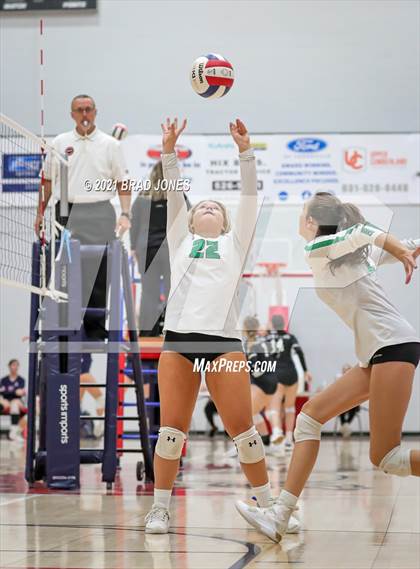 Thumbnail 3 in Green Hill vs Lebanon (TSSAA Division I-AAA District Playoff) photogallery.