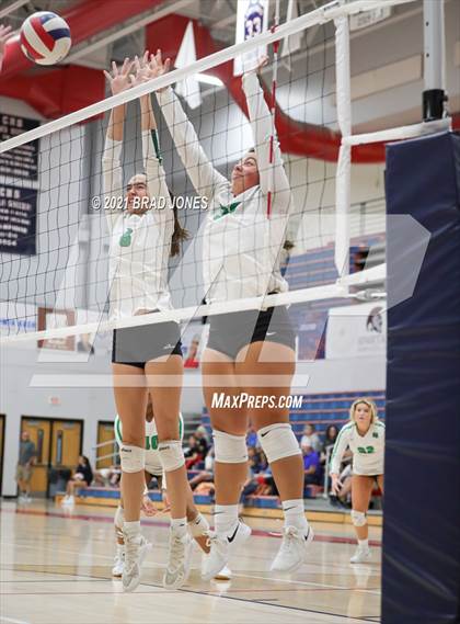 Thumbnail 1 in Green Hill vs Lebanon (TSSAA Division I-AAA District Playoff) photogallery.