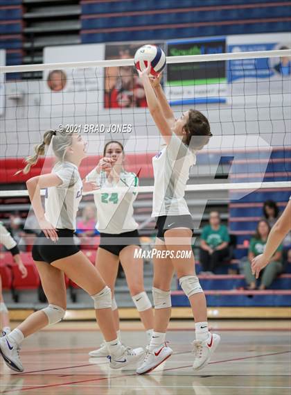 Thumbnail 1 in Green Hill vs Lebanon (TSSAA Division I-AAA District Playoff) photogallery.
