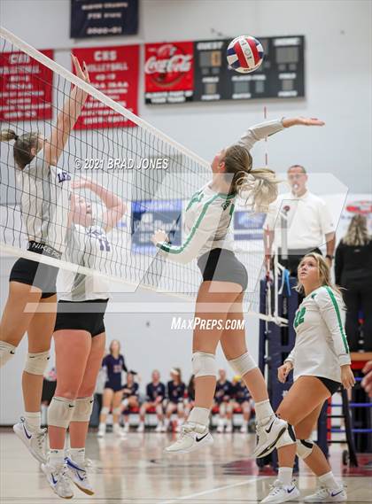 Thumbnail 1 in Green Hill vs Lebanon (TSSAA Division I-AAA District Playoff) photogallery.
