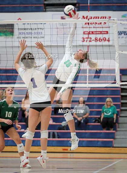 Thumbnail 1 in Green Hill vs Lebanon (TSSAA Division I-AAA District Playoff) photogallery.
