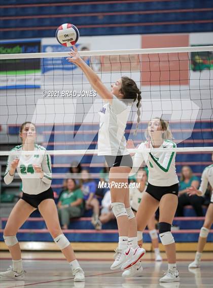 Thumbnail 1 in Green Hill vs Lebanon (TSSAA Division I-AAA District Playoff) photogallery.