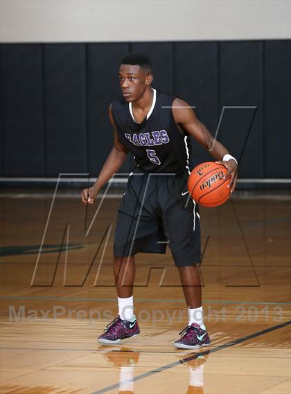 Thumbnail 2 in Fort Bend Marshall vs. Richardson (McDonald's Texas Invitational) photogallery.