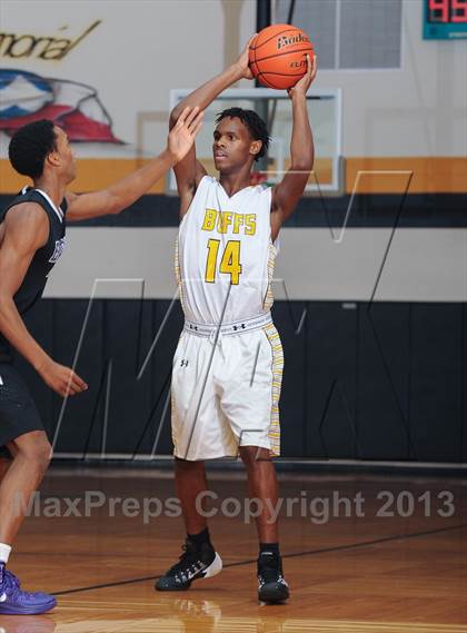 Thumbnail 2 in Fort Bend Marshall vs. Richardson (McDonald's Texas Invitational) photogallery.