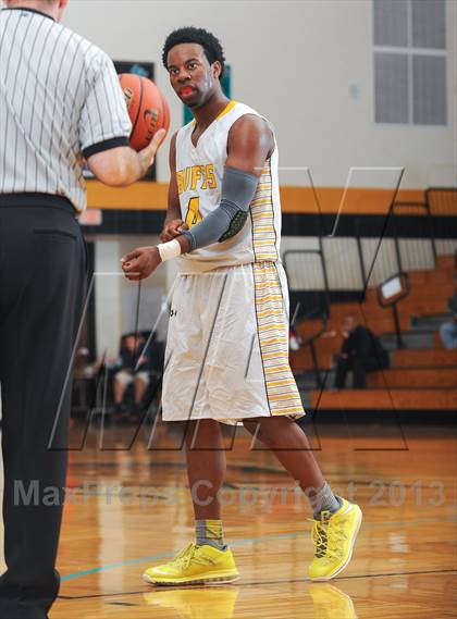 Thumbnail 1 in Fort Bend Marshall vs. Richardson (McDonald's Texas Invitational) photogallery.