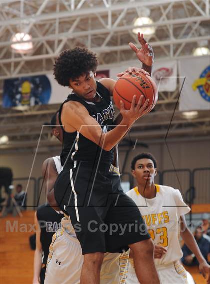 Thumbnail 3 in Fort Bend Marshall vs. Richardson (McDonald's Texas Invitational) photogallery.