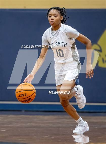 Thumbnail 3 in Scotland vs E.E. Smith (NCHSAA 3A Third Round) photogallery.