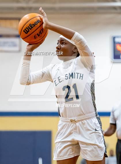 Thumbnail 3 in Scotland vs E.E. Smith (NCHSAA 3A Third Round) photogallery.