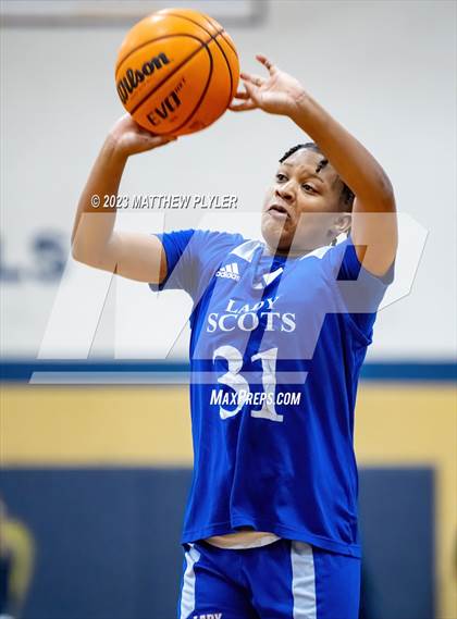 Thumbnail 2 in Scotland vs E.E. Smith (NCHSAA 3A Third Round) photogallery.
